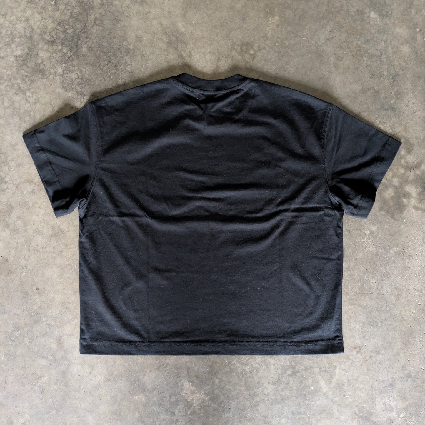 SUMMER ESSENTIALS LOGO TEE