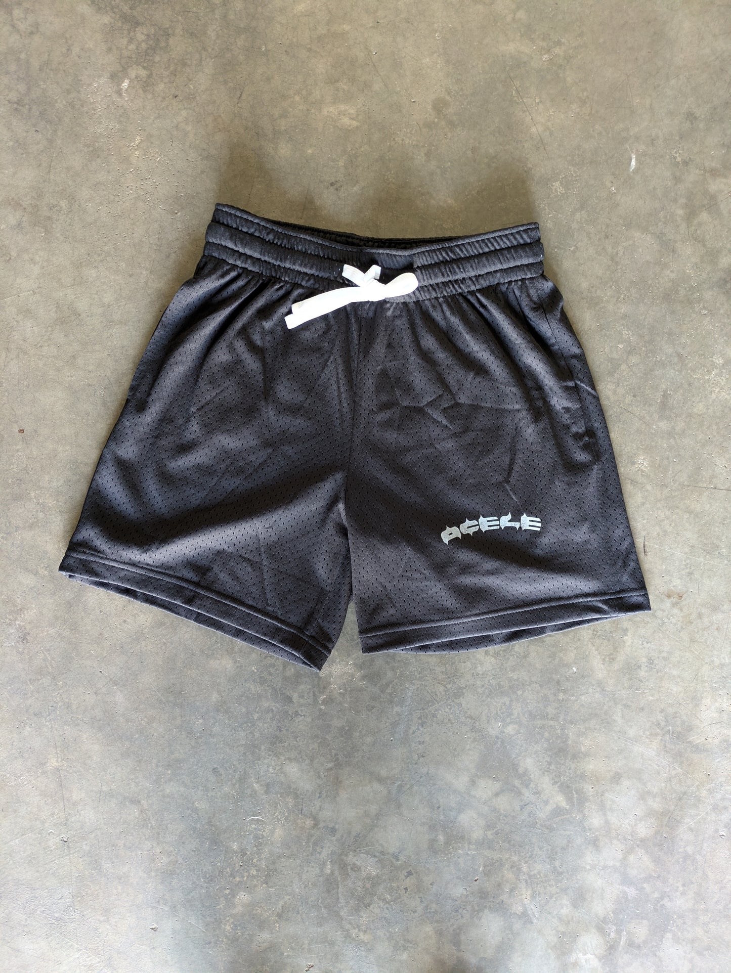 SUMMER ESSENTIALS MESH SHORTS
