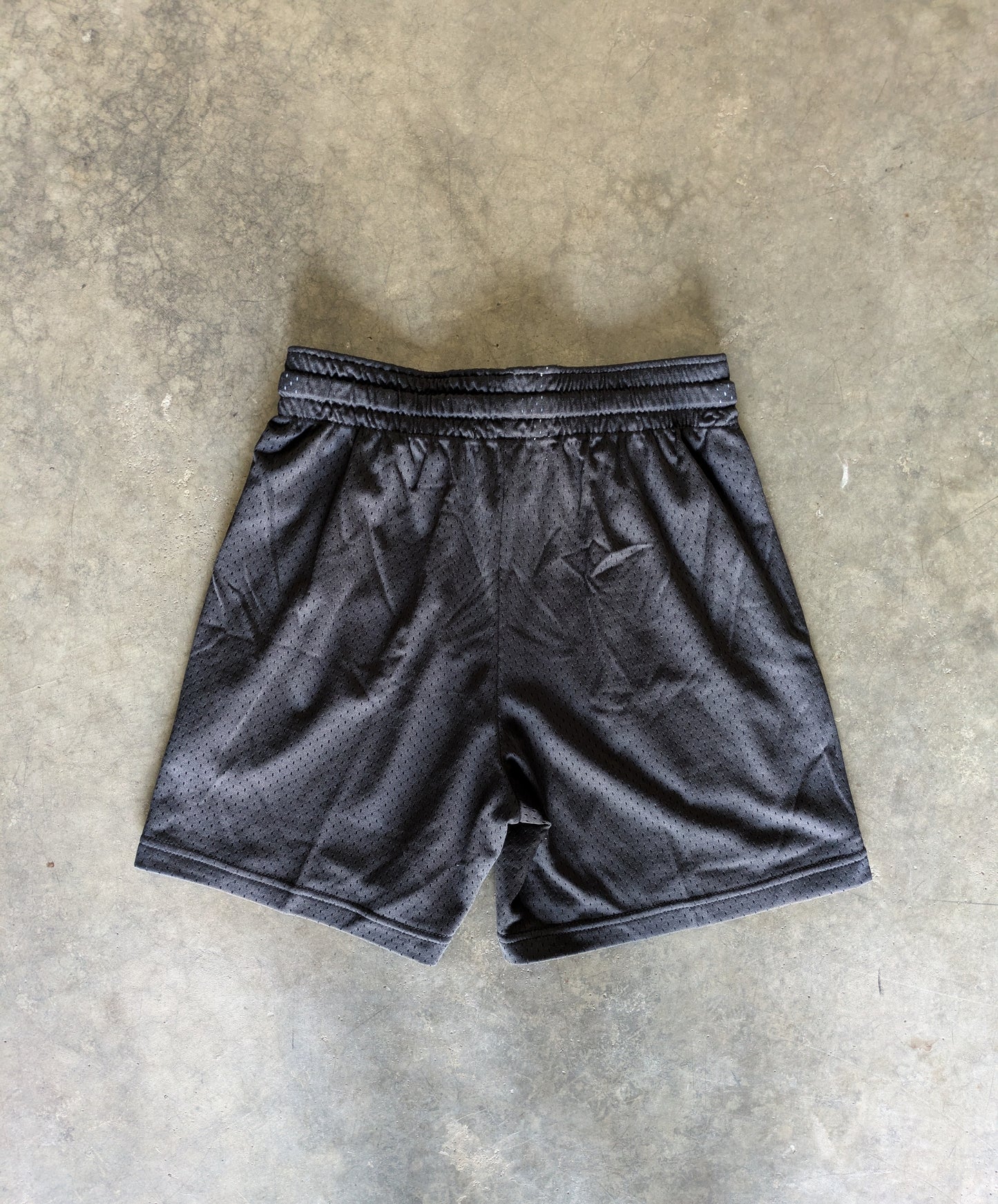 SUMMER ESSENTIALS MESH SHORTS