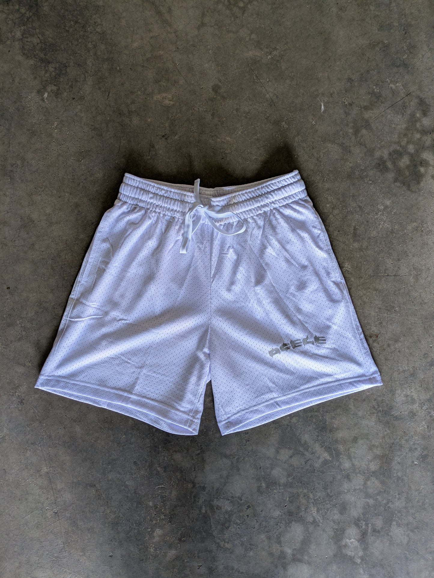 SUMMER ESSENTIALS MESH SHORTS