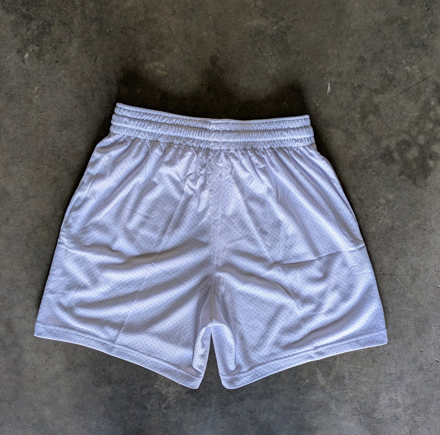 SUMMER ESSENTIALS MESH SHORTS