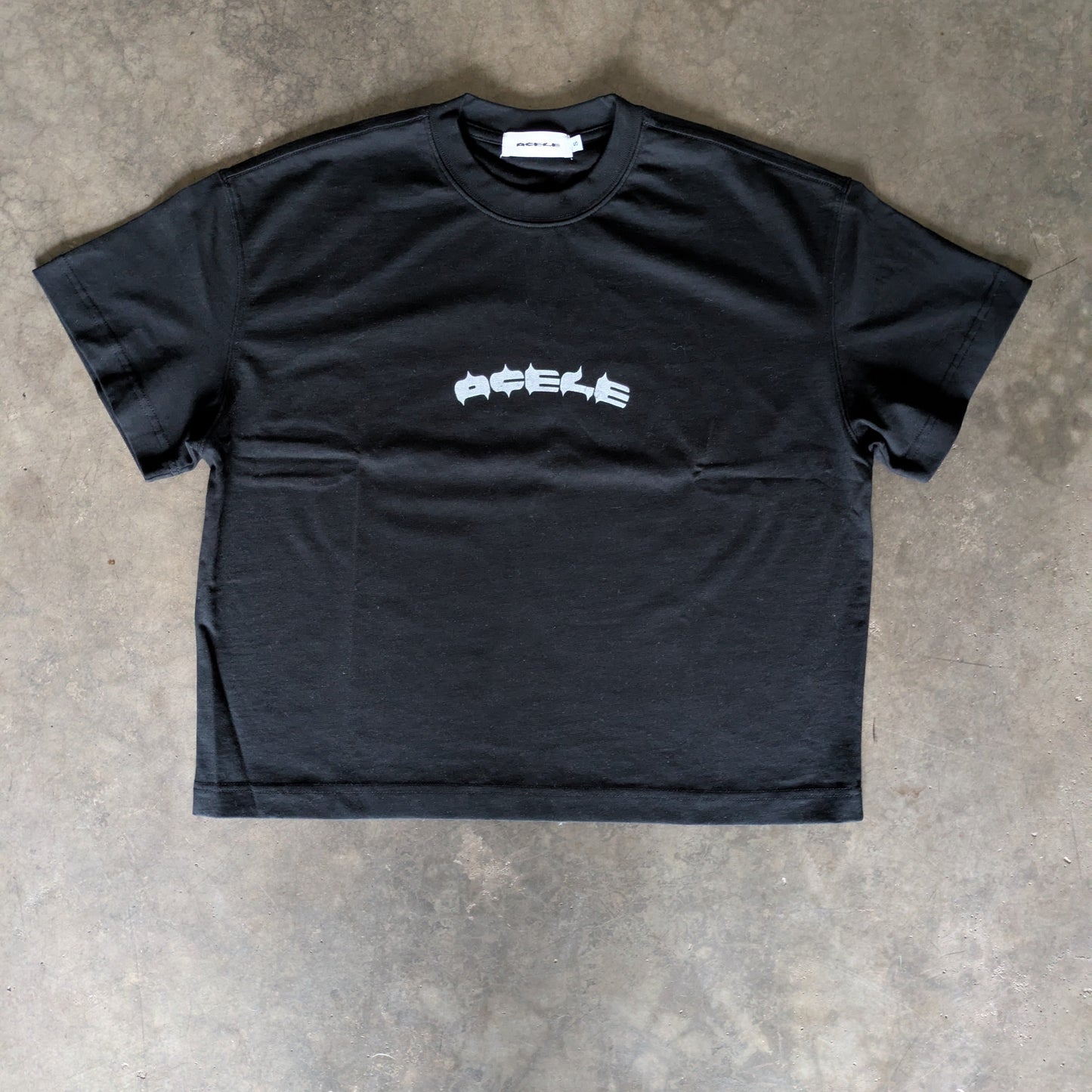SUMMER ESSENTIALS LOGO TEE