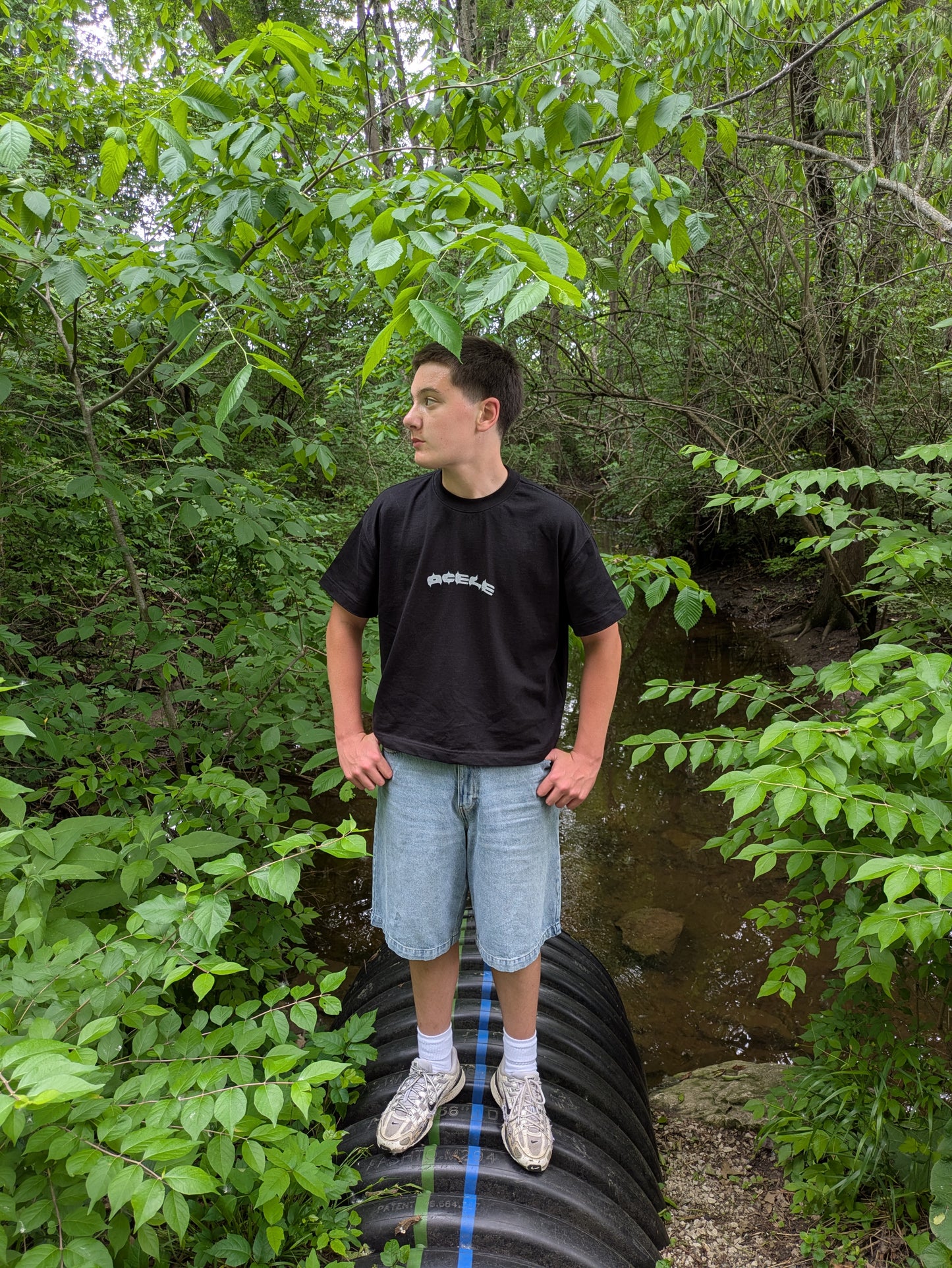 SUMMER ESSENTIALS LOGO TEE